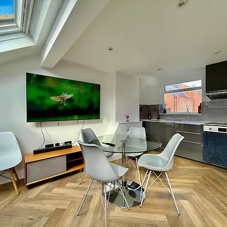 Central, Modern, Westfield, Close To Tube Station-3
