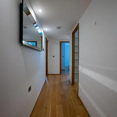 Luxury London Apartment-3