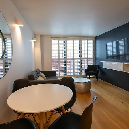 Luxury London Apartment-2