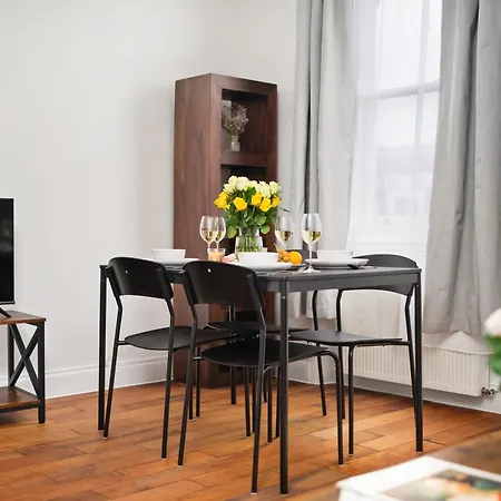 Chelsea Modern Apartments-3