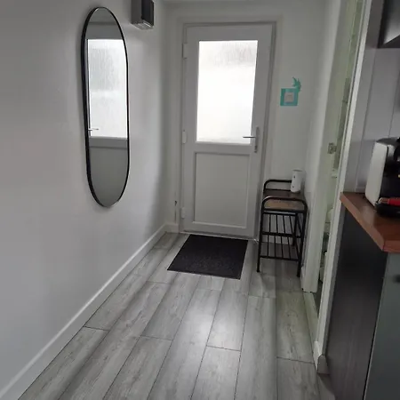 Garden Self Contained Studio In London-2