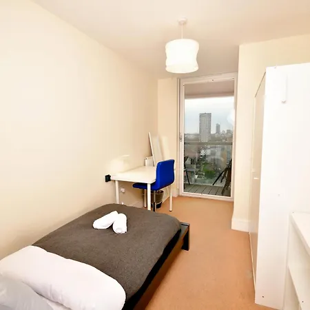 Comfortable 2 Bedroom Flat With Great View Near Canary Wharf-2