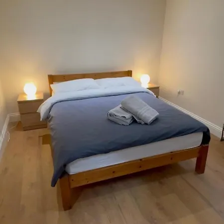 Lovely 1-Bedroom Flat In London Near Blackhorse Rd-3