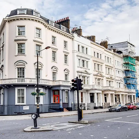 Oyo Townhouse New England, London Victoria-3