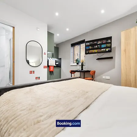 Modern, Central & Comfy Apt By Stay Smart Short Lets & Serviced Accommodation Deptford With Free Wifi-3