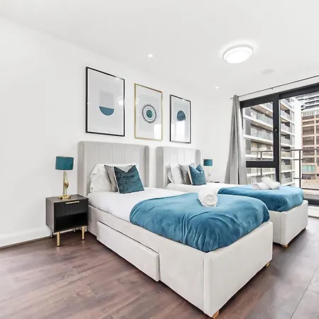 Large 2 Bed With Massive Balcony In Canary Wharf-3