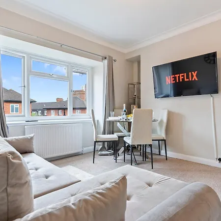 Wembley Stadium 2 Bed Apartment Tube Station-3