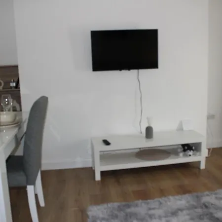 Modern 2 Bed Room Near Vauxhall, Bright & Well-Connected-2
