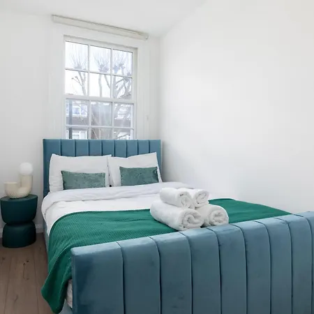 Camden Apartments-3