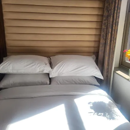 Bliss Boutique Central Room With Air Con 302-2