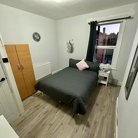 78 Flat B Home To Central London-2
