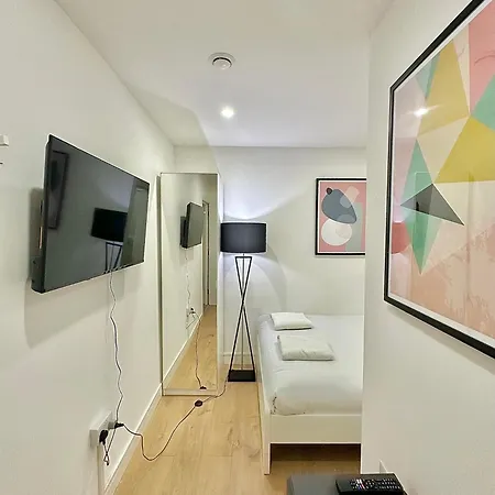 Studio Next To King Cross D-3