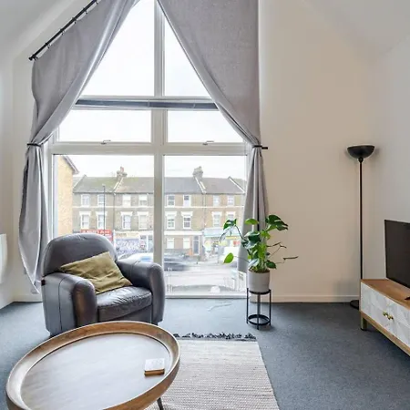 Loft And Light In London-2
