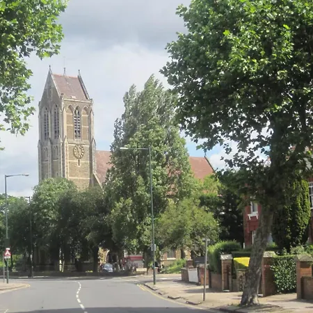 Superb Apartments In Willesden Green, 10Mins To Central London-3
