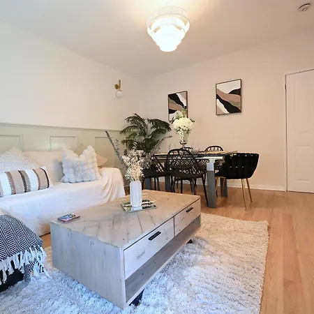 Central City Zone 1 Trendy Shoreditch Large 3 Bed-3