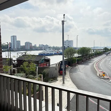 Kins Place, Beautiful 1 Bedroom Apartment Near London City Airport-2