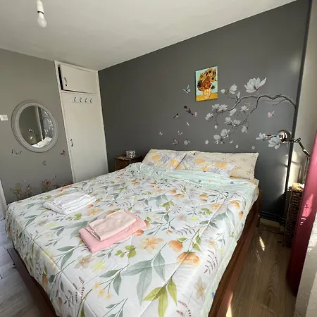 One Bed Flat In Centre Of London-3