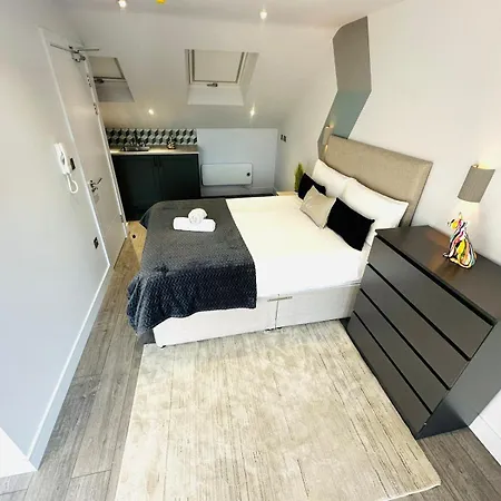 Wandsworth House - No 17 - Luxury Urban Rooms-2