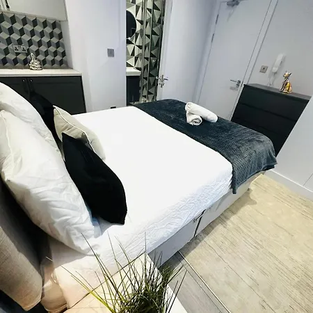Wandsworth House - No 17 - Luxury Urban Rooms-3