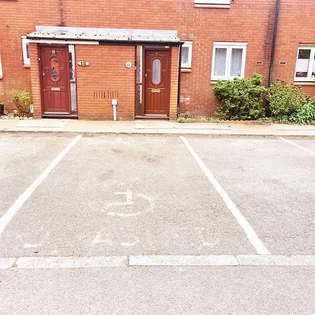 3Bed 2Bath House-Free Parking-Fast Wifi-Garden-Entire Home-2Mins From Train Station-Sleeps 6-2
