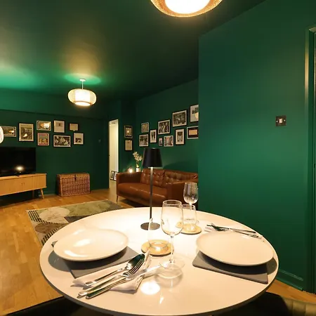 Cool Stay In The Historic City Of London-2