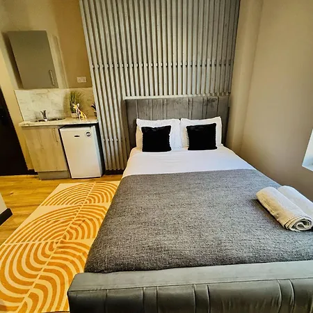 Holloway'S House - No 37 - Bright & Cozy Escape Rooms-2