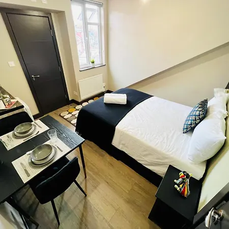 Caledonian House - Vibrant City Vibe Suites-3
