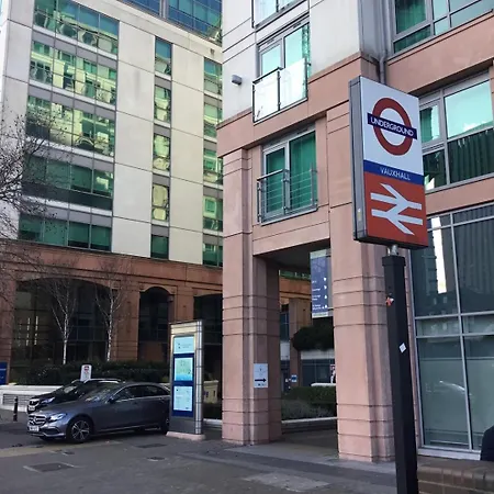Luxury Modern 2Bd Flat In Centre-2