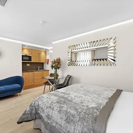 Cleveland Residences Russell Square-3