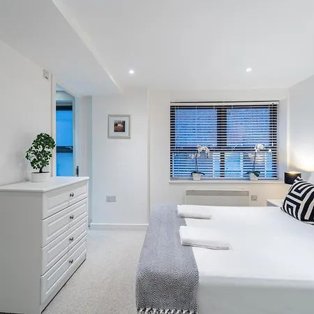 Stay Fleet Street-2