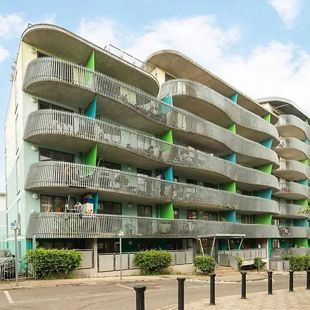 Homey And Secure Apartment - Wembley Stadium!-2