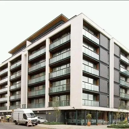 2Bed Stratford Apt With Easy Access To Central London, O2, Excel, Parking Nearby-3