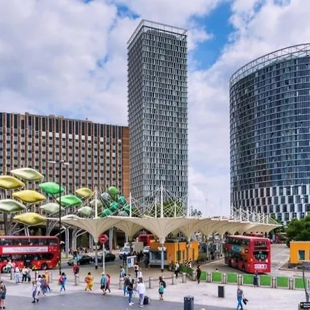 2Bed Stratford Apt With Easy Access To Central London, O2, Excel, Parking Nearby-2