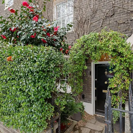 Charming Old Style 2 Bed Cottage In London'S Best Neighbourhood-2