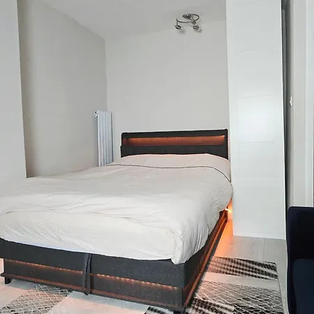 Cosy studio Victoria-2