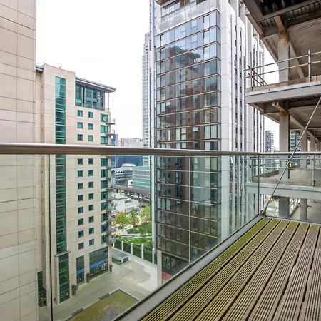 Londwell, Canary Wharf Boutique Balcony Apartment-3