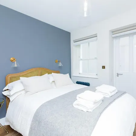 Whitfield Street Apartments-2
