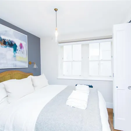 Whitfield Street Apartments-2