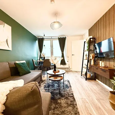 Archway Retreat With Easy City Access-3