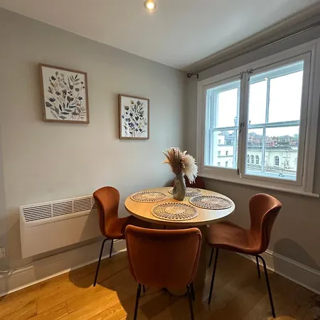 Stylish Flat Minutes From Covent Garden - West End-3