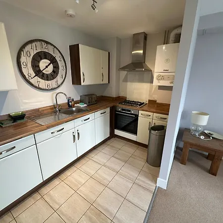 Comfortable Two Bedroom Flat For 6 People'S-3