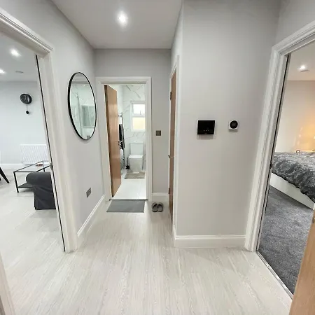 Newly Built Spacious 1 Bedroom Apartment-2