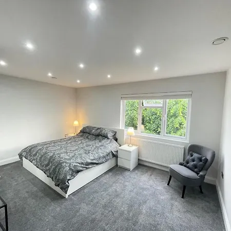 Newly Built Spacious 1 Bedroom Apartment-3