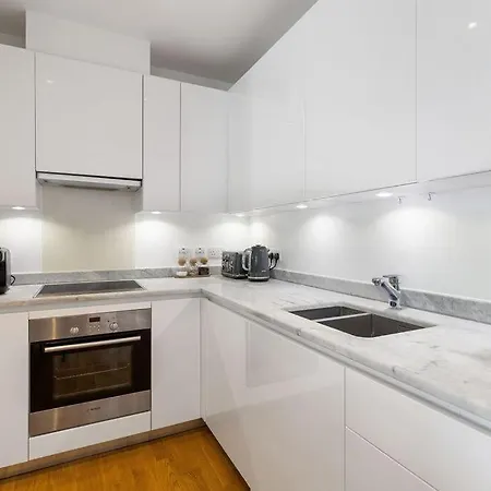 Luxury 2 Bed Apt In Olympic Village-3