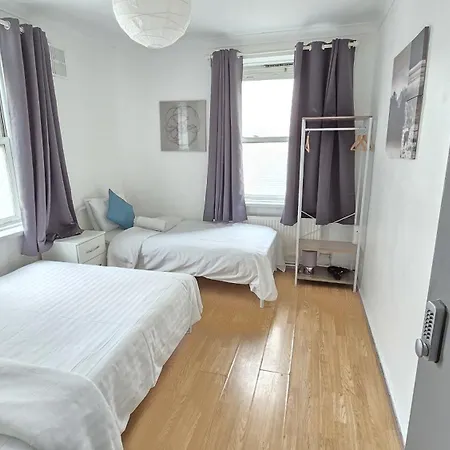 Rooms Near Liverpool Street-3