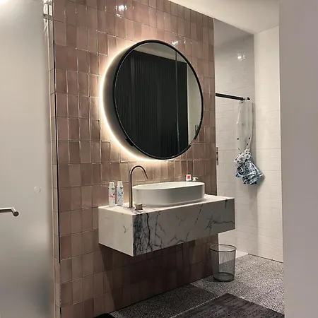 Embassy Gardens 2 Bed Apartment-2