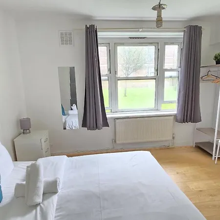 Rooms Near Liverpool Street-3