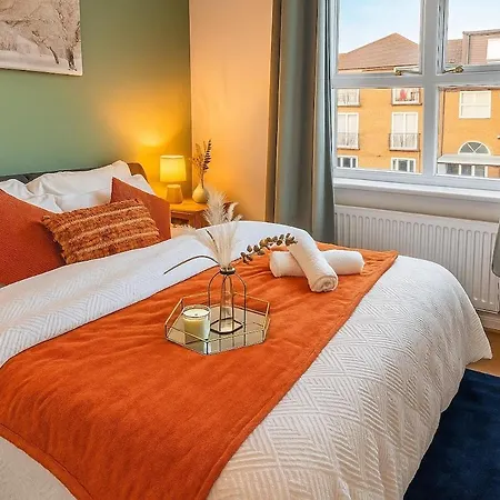 Dockside Home - 5 Comfy Beds-Perfect For Contractors And Families- Free Parking-2