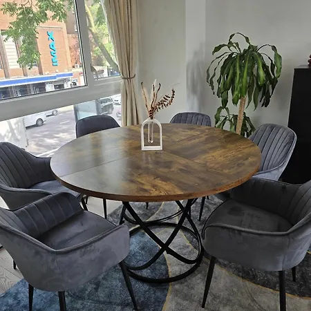 Beautiful 3-Bed Apartment At Swiss Cottage-3