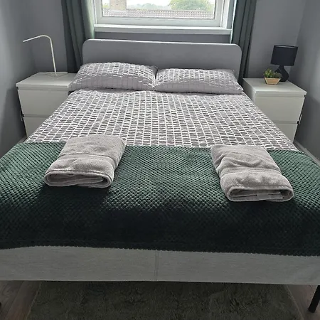Beautiful 3-Bed Apartment At Swiss Cottage-2